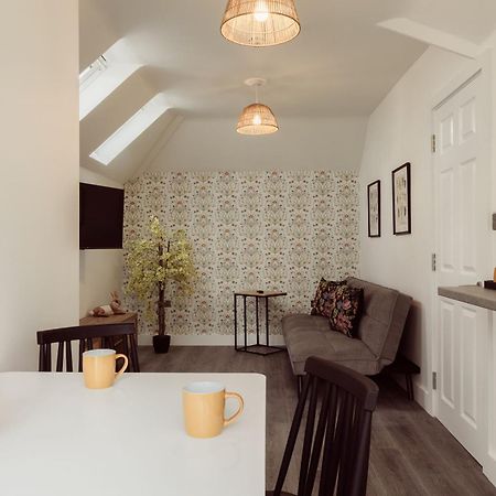 Lowbell House London Colney Экстерьер фото