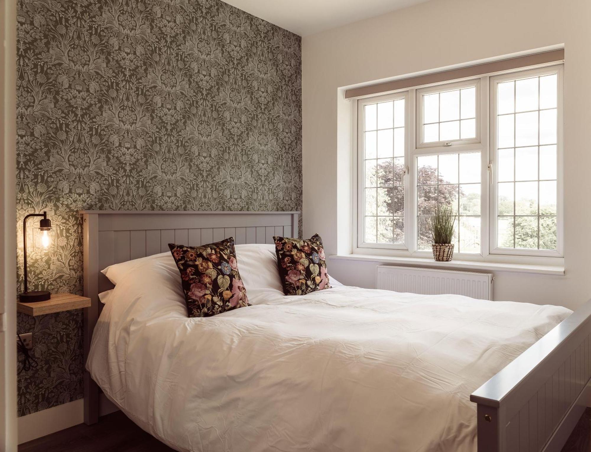Lowbell House London Colney Экстерьер фото
